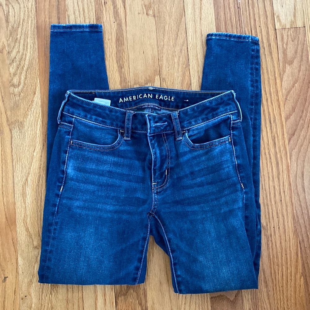 American Eagle 360 Next Level Stretch Size 2 Short